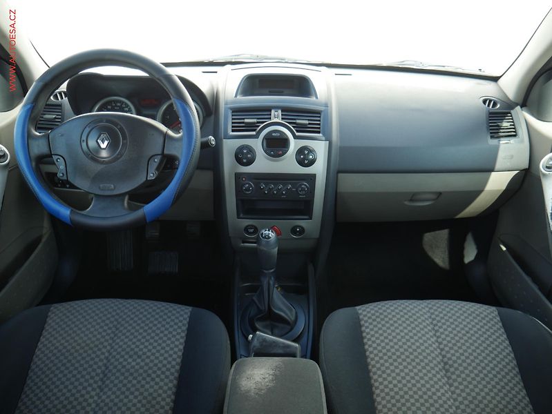 Renault Mégane (2005) 1.5dCi, AC, temp - fotka 8 z 15