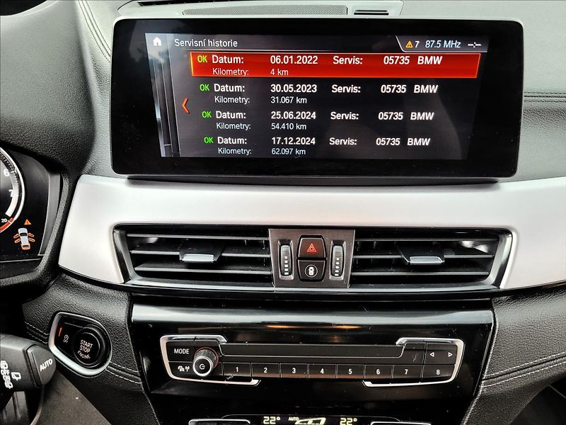 BMW X2 18i ,led,navi,kůže,výhřev - fotka 27 z 47