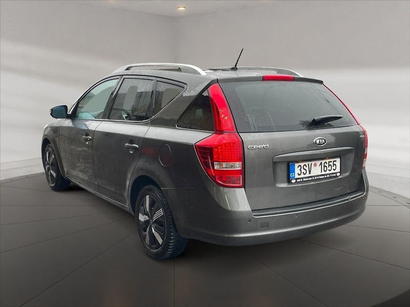 Kia Ceed 1,6 CRDi 85KW - fotka 4 z 11