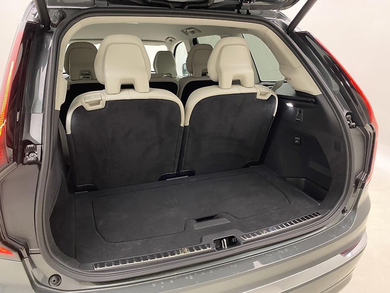 Volvo XC90 (2026) B5 AWD AUT BRIGHT PLUS 7míst - fotka 23 z 68