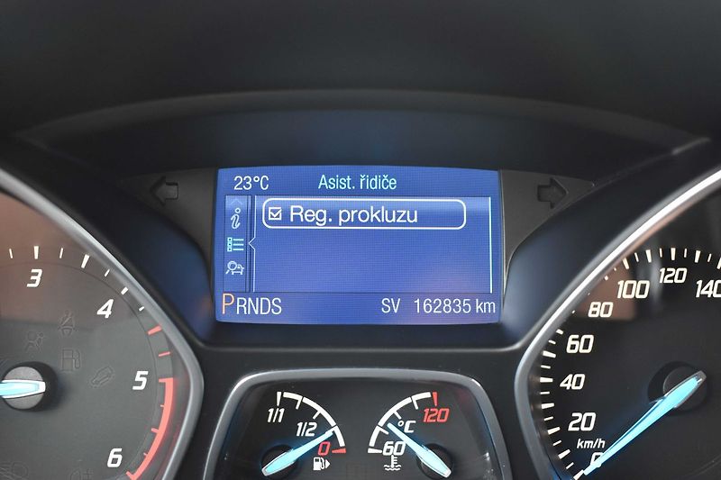 Ford Kuga 2.0 TDCi 103kW 4x4*AUTOMAT* - fotka 17 z 34