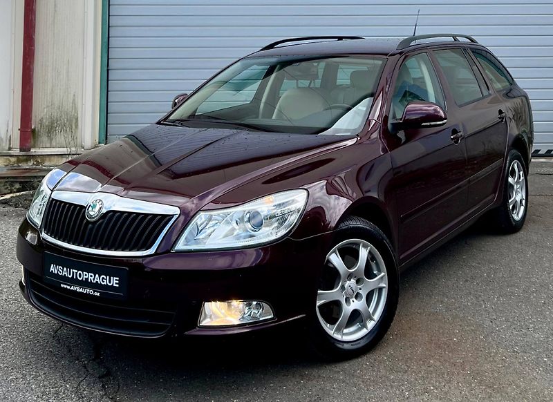 Škoda Octavia (2010) Elegance 2010 ZACHOVALÁ - fotka 3 z 26