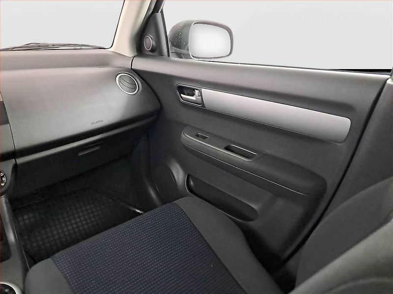 Suzuki Swift (2008) 1.3, ČR,1.maj - fotka 8 z 15