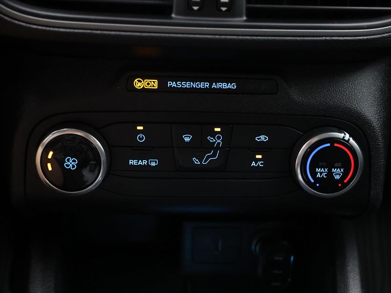 Ford Focus 1,5 EcoBlue 70kW Trend kombi - fotka 20 z 28