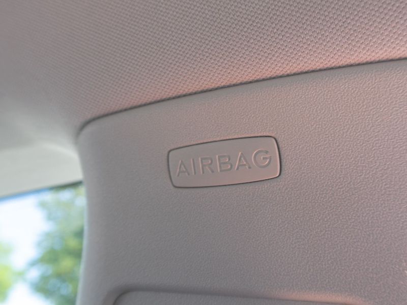Volkswagen Touran (2014) 1.6TDI HG NAVI – 7 SEDADEL - fotka 33 z 47