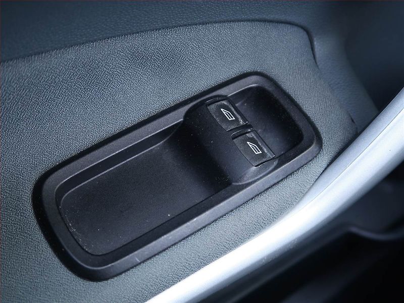 Ford Fiesta (2010) 1.25 16V, Serv.kniha - fotka 16 z 16