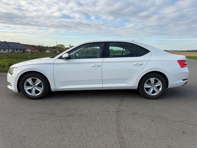 Škoda Superb 2,0 TDI 110 kW - fotka 2 z 18