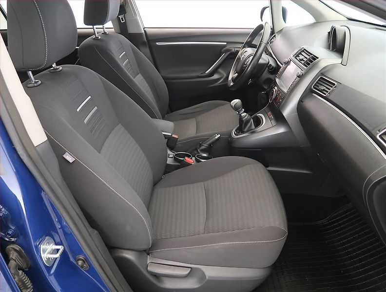 Toyota Verso (2017) 1.6 D-4D, Xenony, Tempomat - fotka 9 z 22