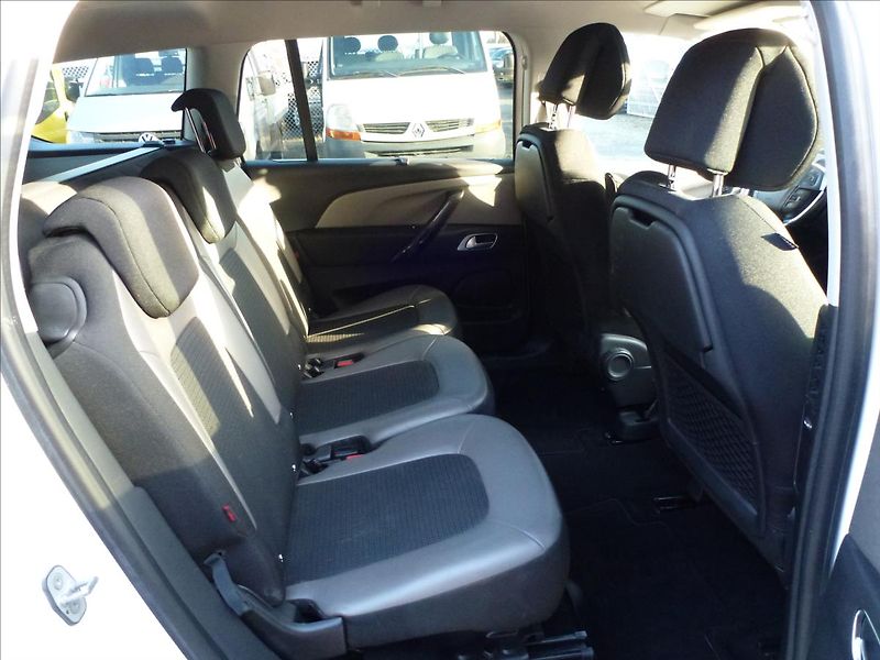 Citroën Grand C4 Picasso 2,0 HDI 7míst 150HP AUT Polar - fotka 27 z 57