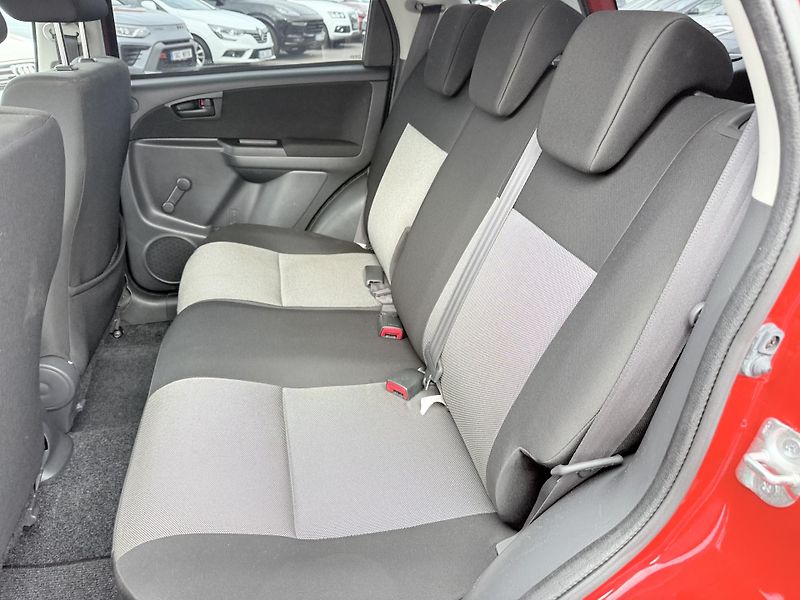 Fiat Sedici 1.6i 16V 4WD Klima 4X4 - fotka 25 z 30