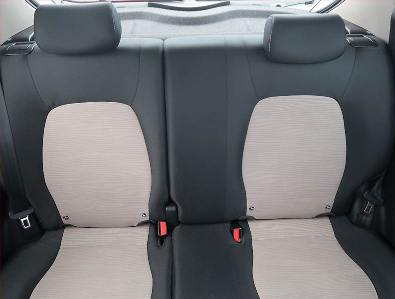 Hyundai i10 (2016) 1.0, Park. senzory - fotka 10 z 15
