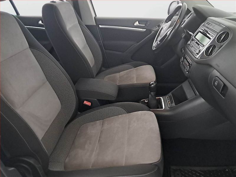 Volkswagen Tiguan (2012) 2.0 TDI, 4X4, Tempomat - fotka 9 z 16