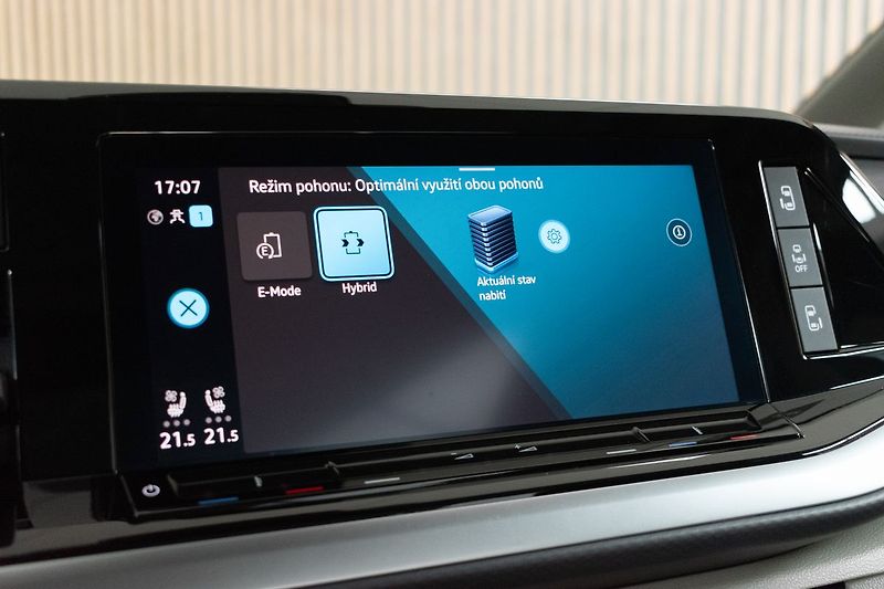 Volkswagen Multivan 1.4 TSI LONG*TAŽNÉ*ZÁRUKA*ČR 1 - fotka 35 z 50