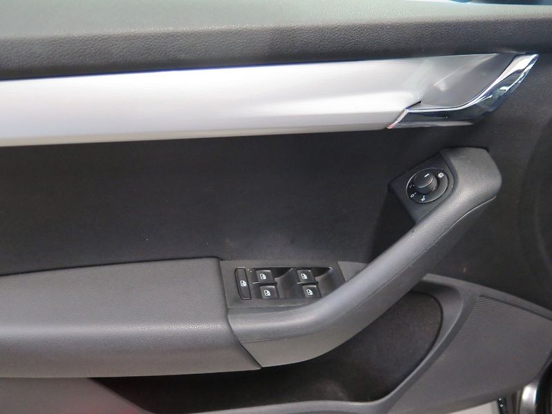 Škoda Octavia (2015) 2.0TDI,4x4,klima,výhřev,rozvod - fotka 15 z 25