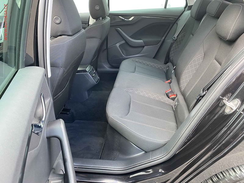 Škoda Kamiq (2020) 1.0 TSi, Drive, panor - fotka 10 z 18