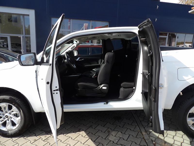 Isuzu D-Max (2026) SpaceCab LS 2.2L 163K 8st. A/T - fotka 13 z 36