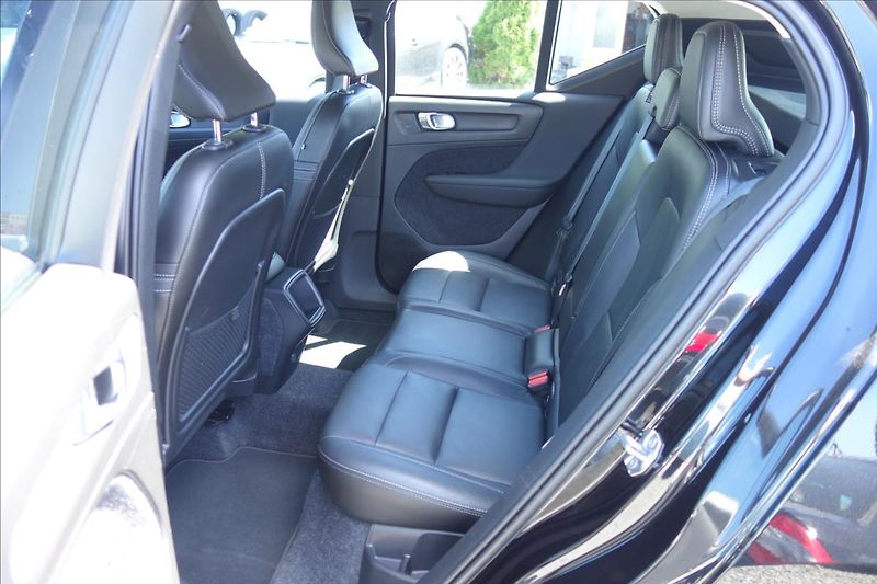 Volvo XC40 2,0 D3 110KW, MANUAL, FWD. - fotka 16 z 37