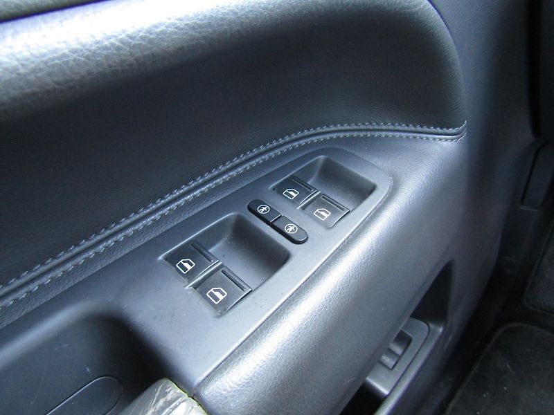 Volkswagen Touareg (2008) 2.5 TDI 4X4  PRUŽINY - fotka 28 z 38
