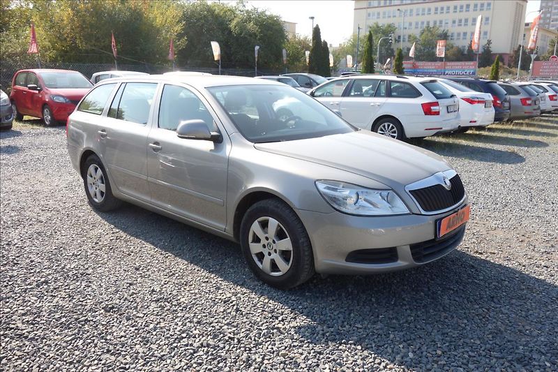 Škoda Octavia 1,8 TSi,ČR,SERV.KN.,ELEGANCE. - fotka 1 z 4