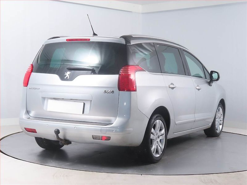 Peugeot 5008 (2011) 1.6 HDi, Navi, Tempomat - fotka 5 z 14