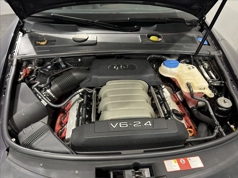 Audi A6 2,4   V6 QUATTRO ALCANTARA - fotka 30 z 30