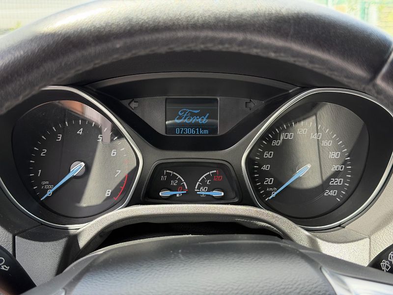 Ford Focus (2014) 1.6i 77 kW/park. senzor - fotka 19 z 19
