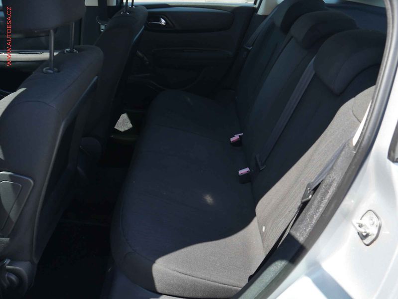 Citroën C4 (2010) 1.4i, ČR, AC, tempo - fotka 10 z 12