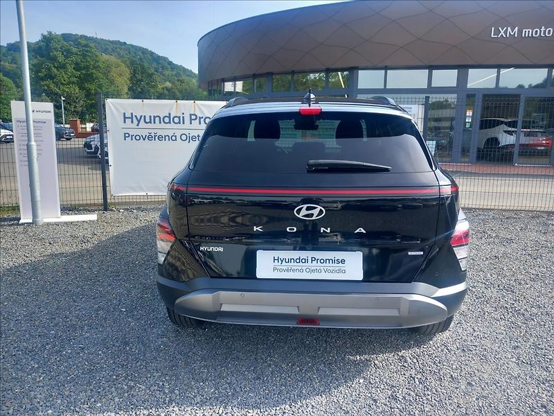 Hyundai Kona 1,6 T-GDI SMART DCT 4x4 TECHN. - fotka 7 z 23