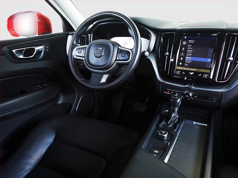 Volvo XC60 (2018) Momentum D4 AWD, 4x4, AUTOMAT - fotka 7 z 23