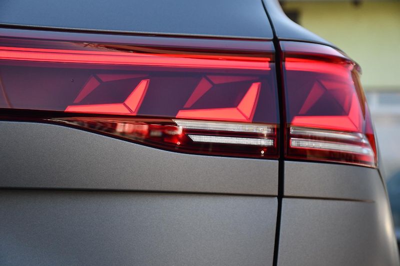 Volkswagen Touareg 3.0TDI 2.SADA KOL ČR - fotka 54 z 54