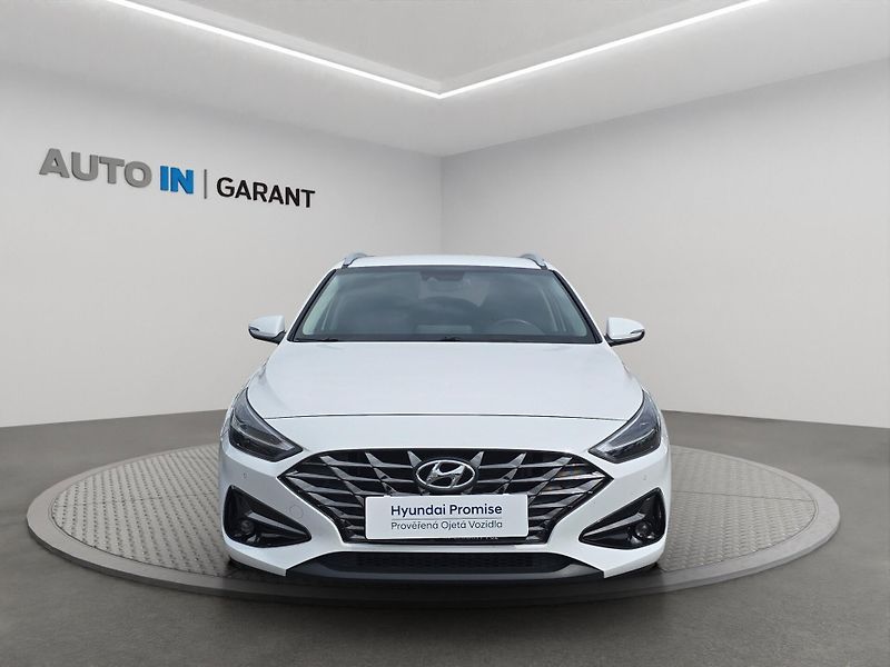 Hyundai i30 (2022) Family Smart 1.5 T-GDi 118kW, - fotka 2 z 26