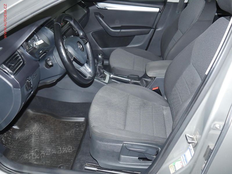 Škoda Octavia (2016) 1.4 TSi, ČR, Ambition - fotka 9 z 18