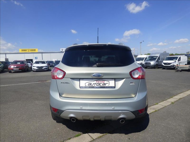 Ford Kuga 2,0 TDCI, 4x4 - fotka 6 z 47