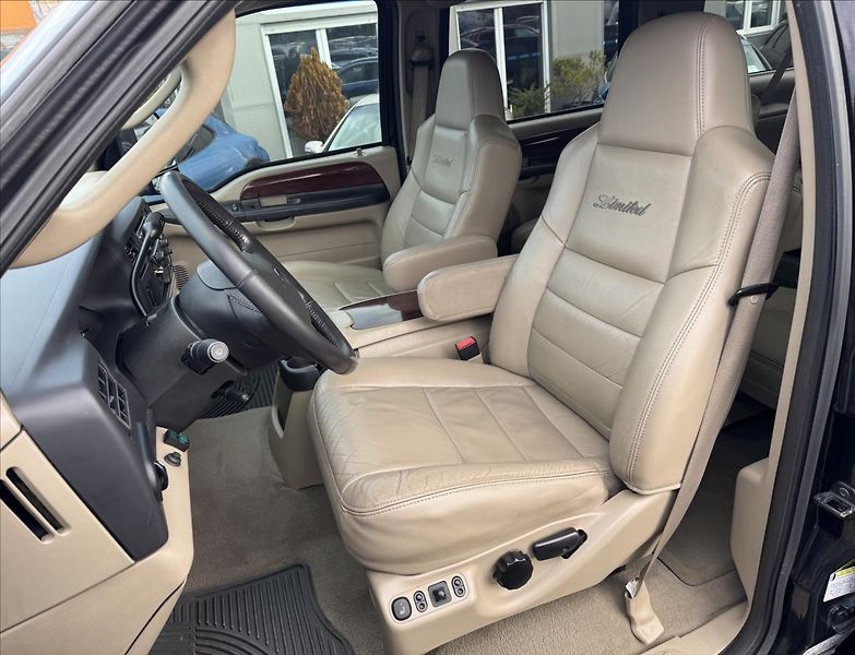 Ford Excursion 6,0 V8 4X4 KŮŽE TAŽNÉ NOVÁ STK - fotka 21 z 39