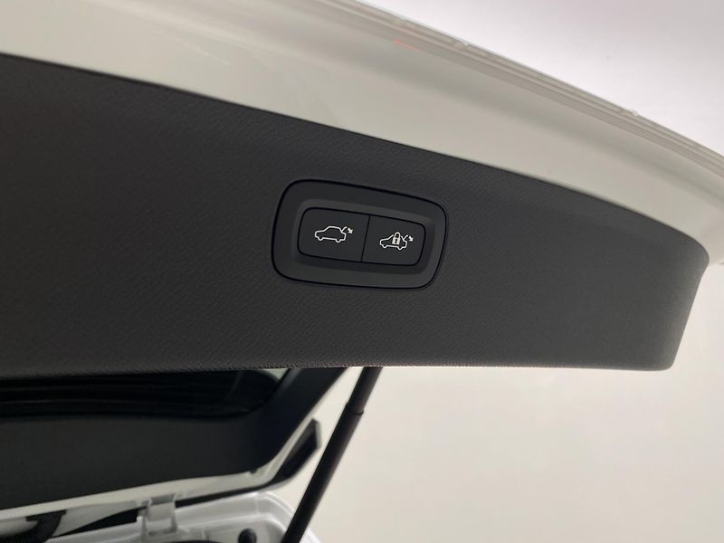 Volvo XC90 (2026) B5 AWD AUT DARK PLUS 7míst - fotka 22 z 70