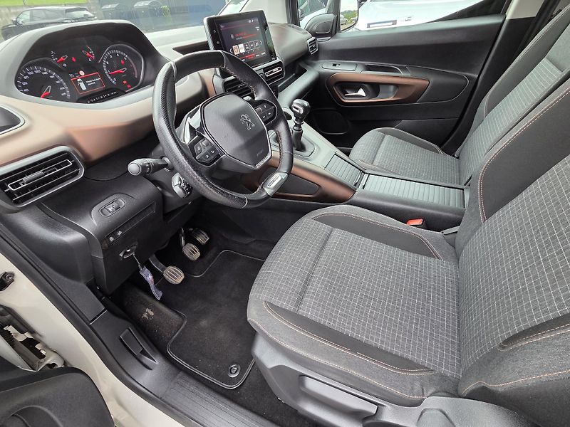Peugeot Rifter (2020) 1.5 BHDi 130 LONG GTline MAN6 - fotka 9 z 32