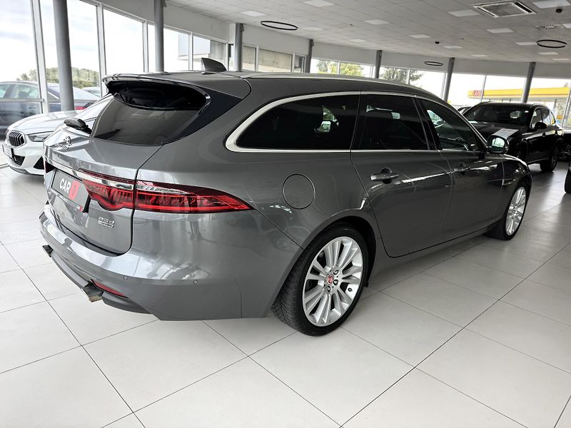 Jaguar XF 25d AWD*FullLED*360Kam*Panoram - fotka 5 z 41