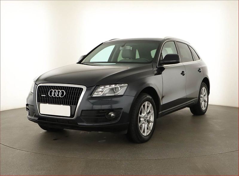 Audi Q5 (2012) Exclusive 3.0 TDI, 4X4 - fotka 2 z 18