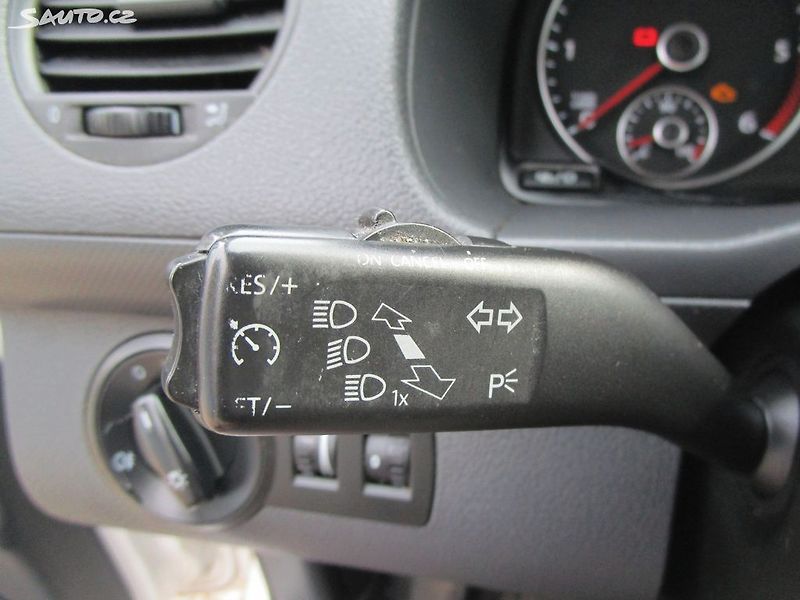 Volkswagen Caddy 1,6TDi-75KW- NOVÁ STK+SERVISKA - fotka 17 z 28