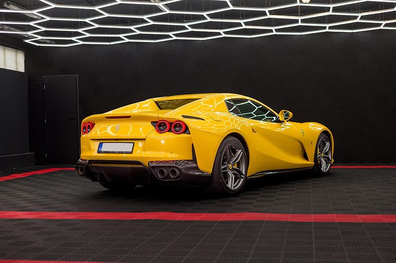 Ferrari 812 (2024) GTS-žlutá metalíza !! - fotka 4 z 18