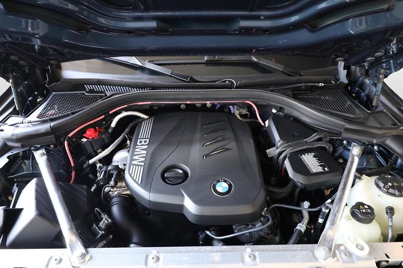 BMW X3 xDrive 20d - fotka 8 z 26