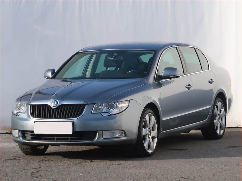 Škoda Superb (2011) Ambition 1.8 TSI, Serv.kniha - fotka 2 z 20