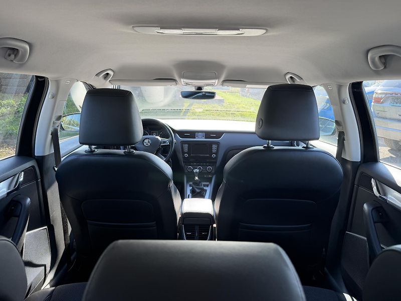 Škoda Octavia (2013) 1.2 TSI 77kw ELEGANCE - fotka 11 z 23