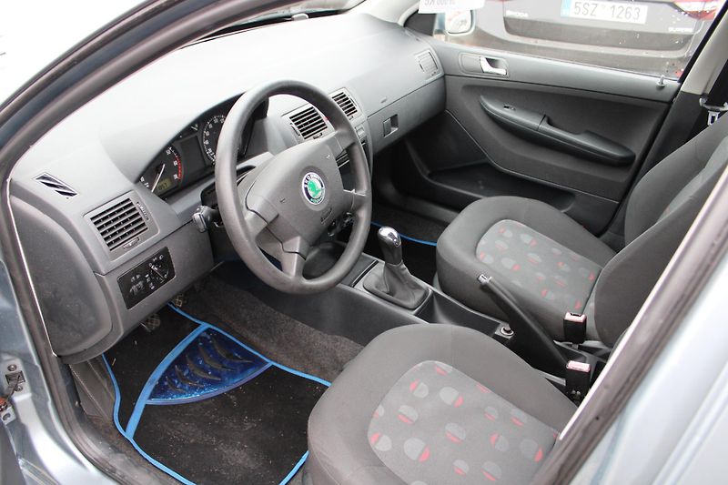 Škoda Fabia (2003) 1,4i 16V KLIMA EL.OKNA ASR PC - fotka 9 z 16