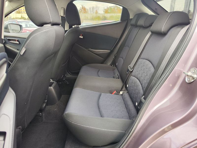 Mazda 2 1.5 Skyactiv/55kW - fotka 10 z 28