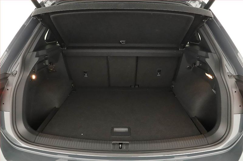 Volkswagen Tiguan (2020) R-Line 2.0 TDI - fotka 11 z 31