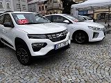 Sraz elektromobilů na náměstí ve Valašském Meziříčí, 5. srpna 2023.