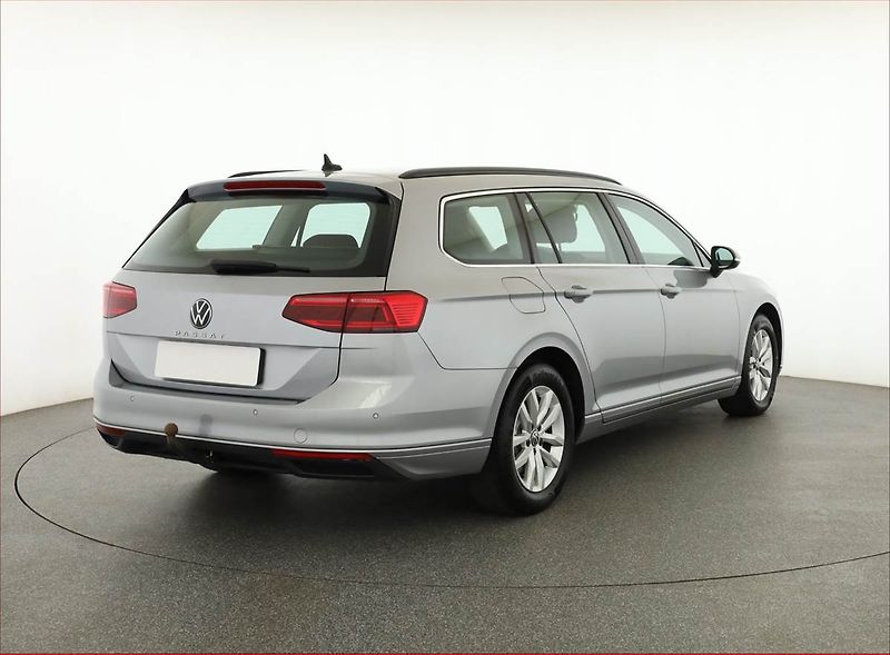 Volkswagen Passat (2020) Business 2.0 TDI, Automat - fotka 5 z 18