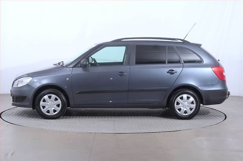 Škoda Fabia (2011) 1.4 16V, Serv.kniha - fotka 3 z 17