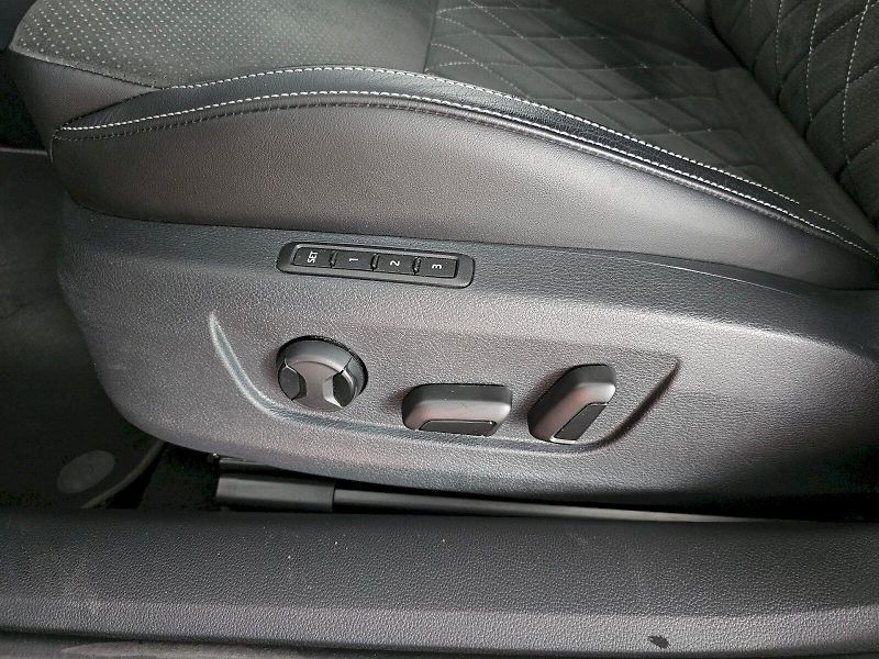 Škoda Superb (2023) 2.0TSi 140kW DSG SPORTLINE TAŽ - fotka 23 z 32